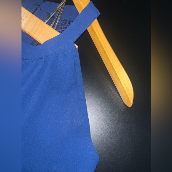 Naked Zebra Blue Top with Keyhole in front & Lace Back Size Medium EUC - Picture 4 of 6